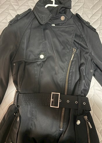 Zara Basic Siyah Kemerli Trençkot - Görsel 2