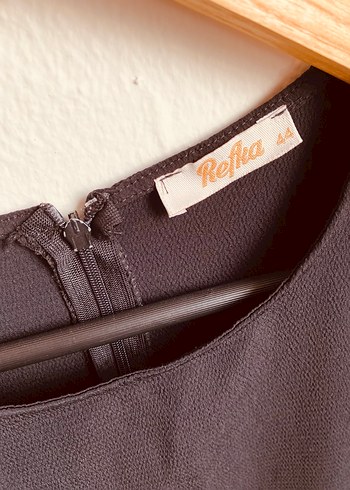 Siyah Yüksek Yakalı Kolsuz Tunik - Görsel 3