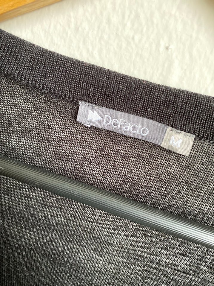 Siyah V Yaka İnce Triko Hırka - Görsel 3