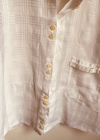 Beyaz Düğmeli Kısa Kollu Kadın Gömlek - Görsel 4