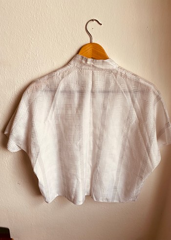 Beyaz Düğmeli Kısa Kollu Kadın Gömlek - Görsel 2