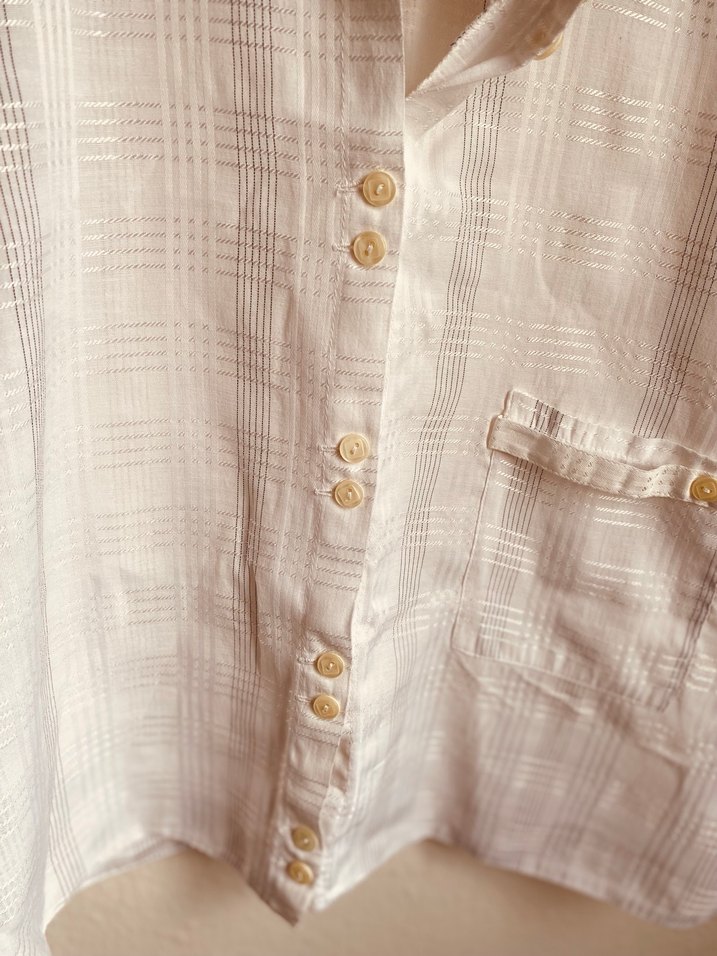 Beyaz Düğmeli Kısa Kollu Kadın Gömlek - Görsel 4