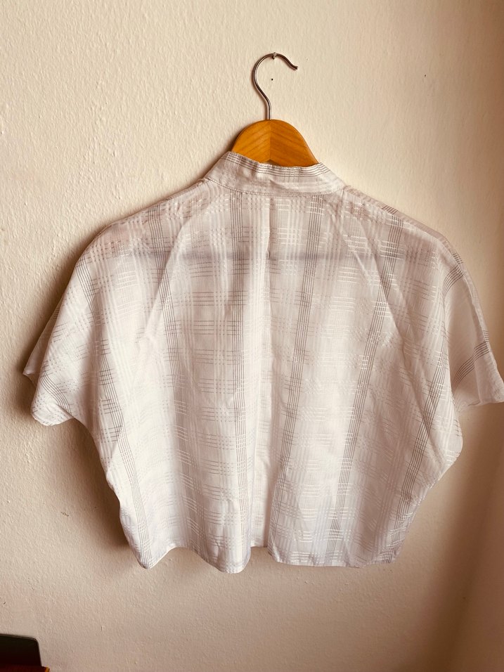 Beyaz Düğmeli Kısa Kollu Kadın Gömlek - Görsel 2