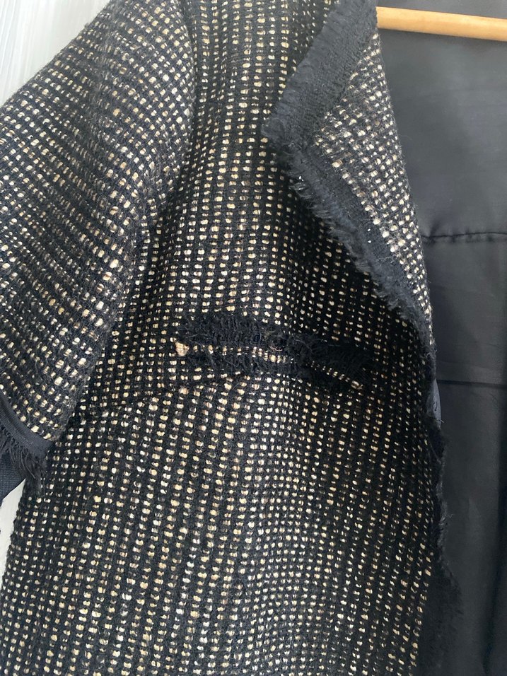 El Emeği Dokunuşu: Püskül Detaylı Kısa Kol Tüvit Ceket  - Görsel 4