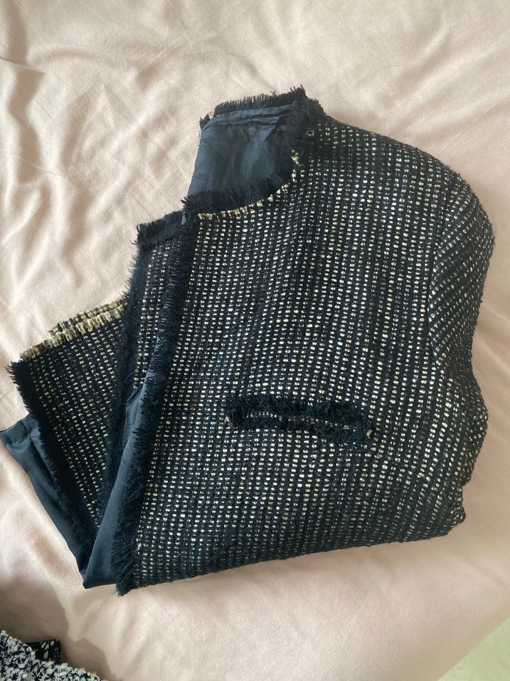 El Emeği Dokunuşu: Püskül Detaylı Kısa Kol Tüvit Ceket  - Görsel 3