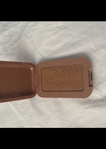 NYX Buttermelt Bronzlaştırıcı - Görsel 3