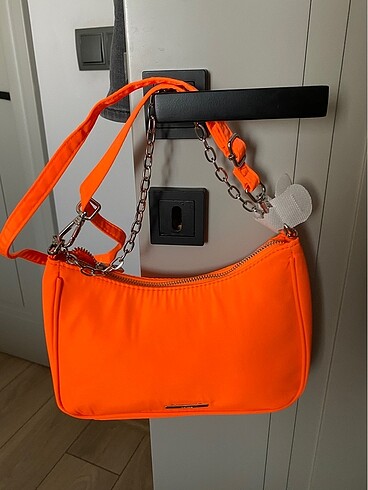 Bershka neon çanta