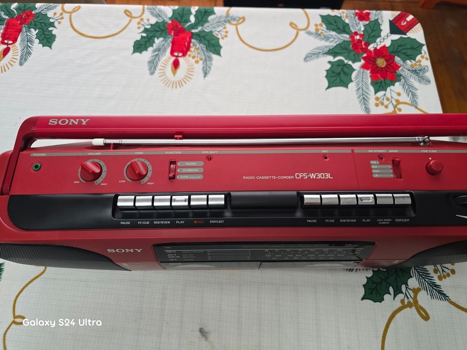 Sony Kırmızı Renkli Müzik Sistemi - Görsel 5