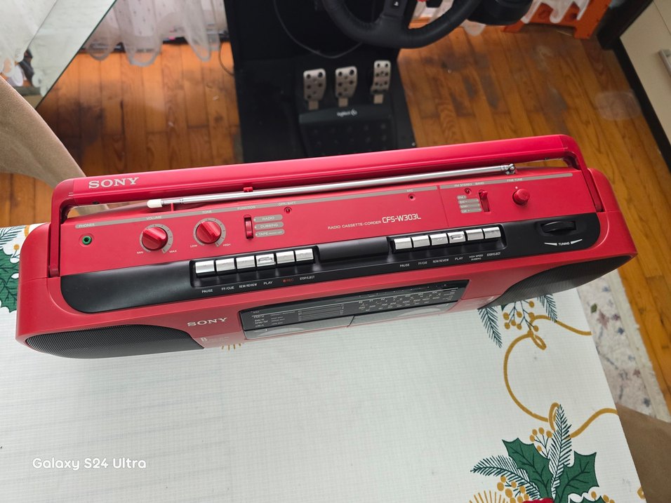 Sony Kırmızı Renkli Müzik Sistemi - Görsel 3