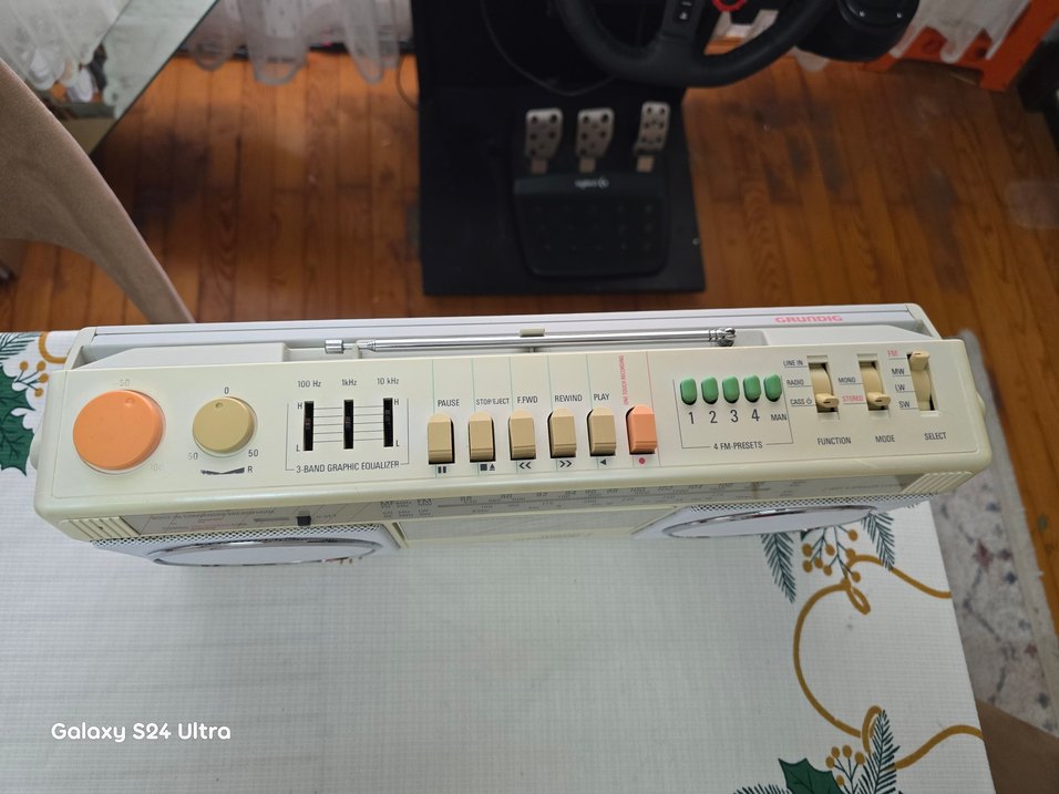 Grundig Kaset Çalar Radyo - Görsel 2
