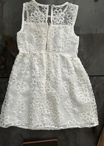 Kız Çocuk Beyaz Nakışlı Dantel Elbise - Görsel 2
