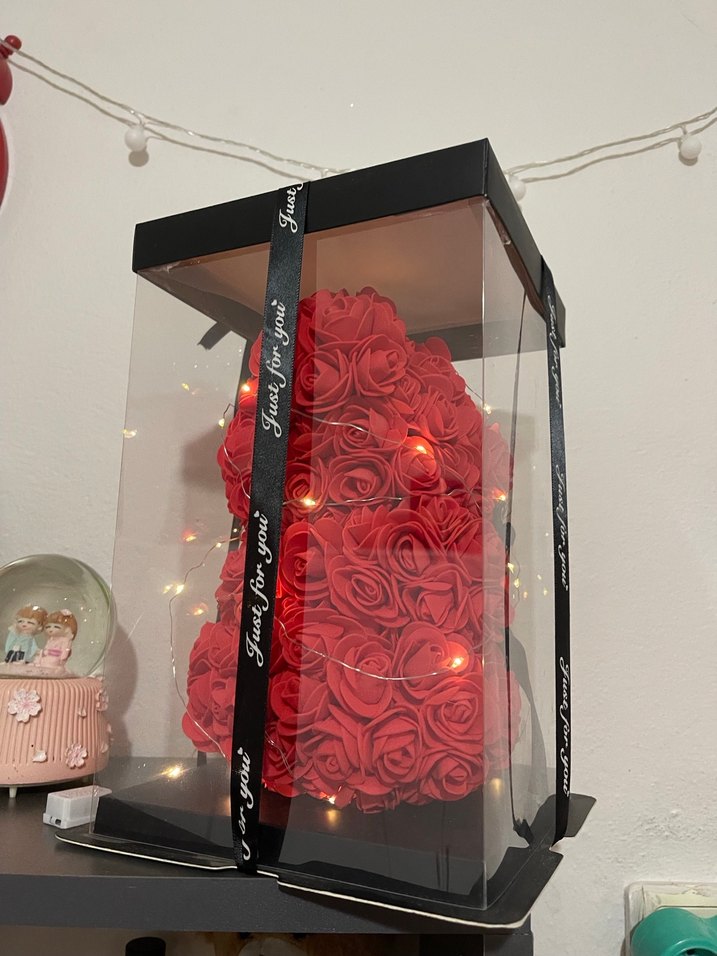 Kırmızı Güllerden Ayı Dekoratif Hediyelik - Görsel 3