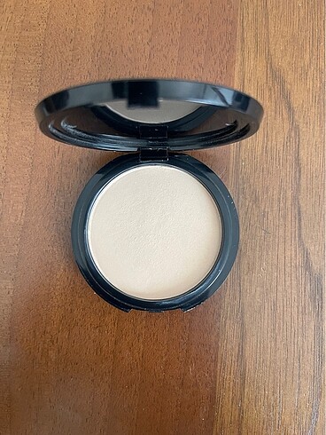 Farmasi Farmasi Face Perfecting Pressed Powder 14 g