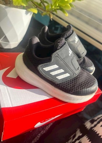 Orjinal Adidas spor ayakkabı