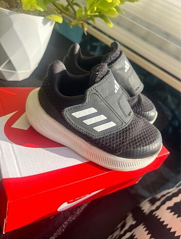 23 Beden siyah Renk Orjinal Adidas 23 numara spor ayakkabı