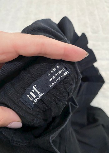 l Beden siyah Renk Zara siyah kumaş şort