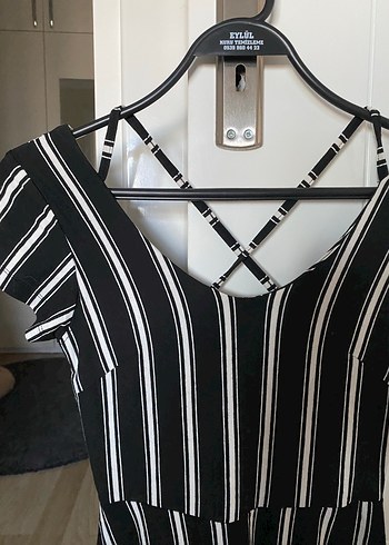 Siyah Beyaz Çizgili Kısa Kollu Elbise - Görsel 3