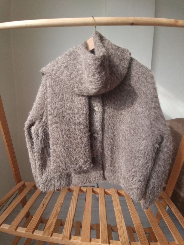 Siyah Astarlı Atkılı Peluş Kürk - Görsel 3