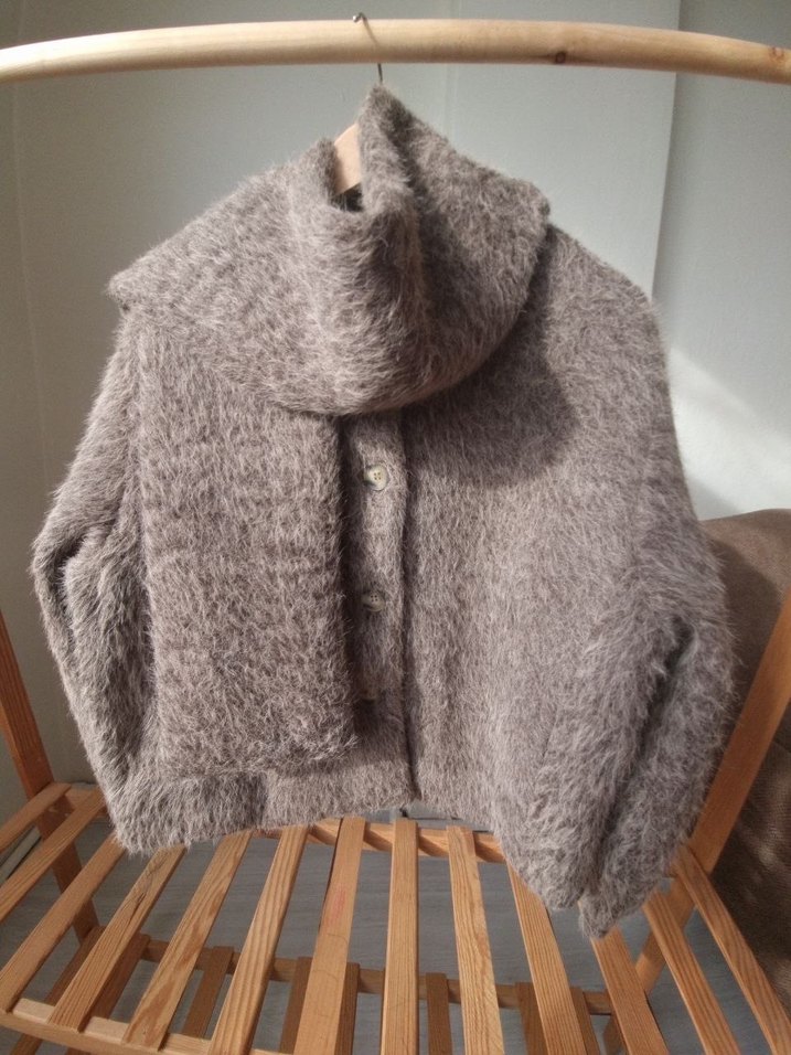 Siyah Astarlı Atkılı Peluş Kürk - Görsel 4