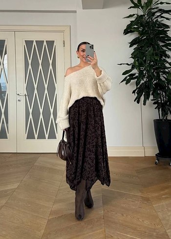 Flok Baskılı Kahverengi Çiçek Desenli Etek - Görsel 2