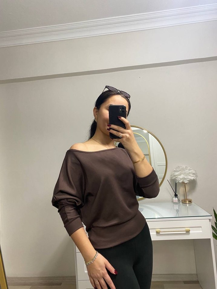 Kahverengi Kayık Yaka Kadın Bluz - Görsel 2