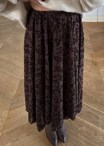 Flok Baskılı Kahverengi Çiçek Desenli Etek - Görsel 6