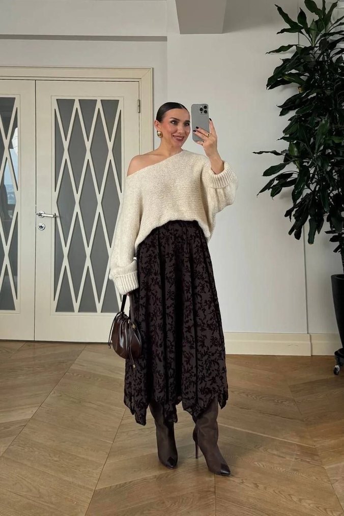 Flok Baskılı Kahverengi Çiçek Desenli Etek - Görsel 4