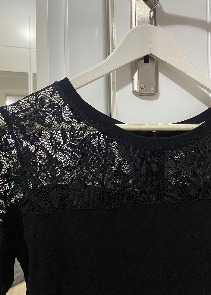 Siyah dantelli elbise - Görsel 3