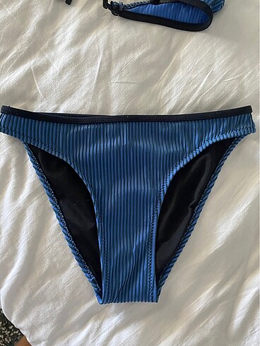 Mavi bikini altı