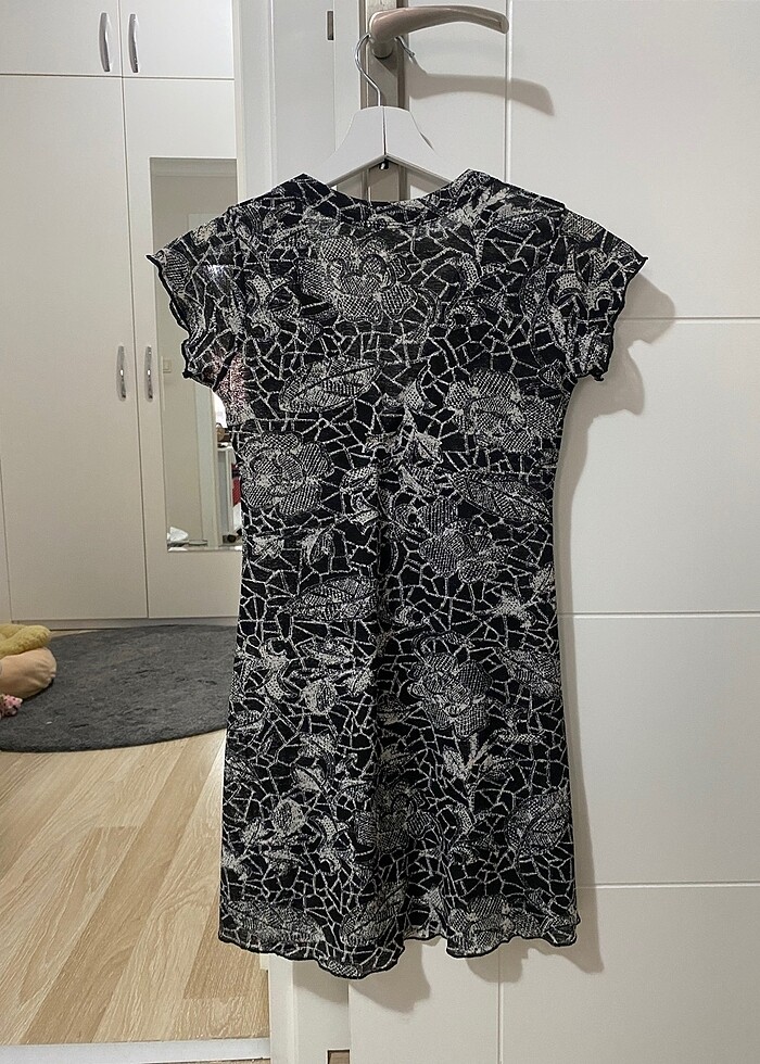 Siyah beyaz desenli plaj elbisesi - Görsel 2