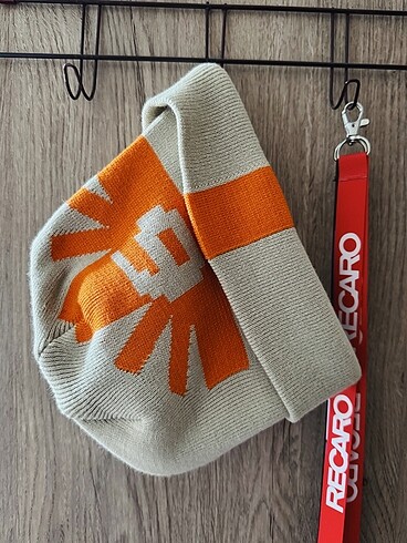 bere beanie sixpm