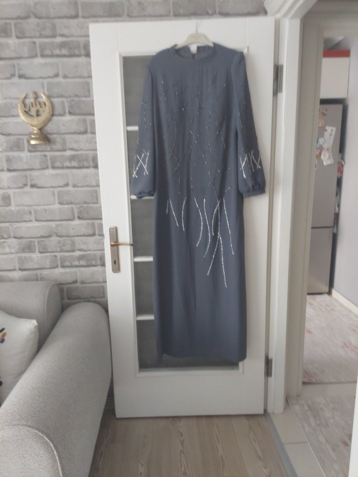 Boncuk İşlemeli Uzun Gri Kadın abiye - Görsel 2