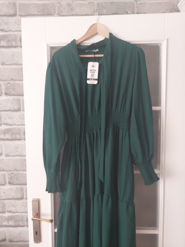 Uzun Kollu, Pileli, Yüksek Yakalı Yeşil Elbise - Görsel 2