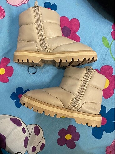 24 Beden zara bot 24 numara
