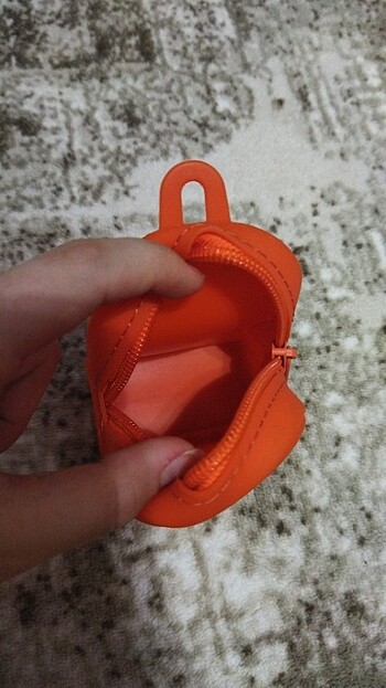 Beden Miniso Silikon Turuncu Cüzdan