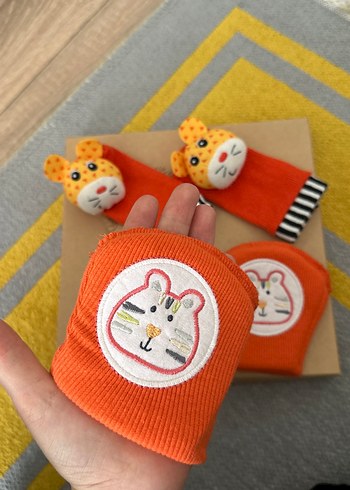 Emekleme dizliği ve çıngıraklı bebek çorabı - Görsel 2