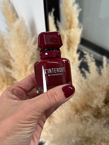 Givenchy linterdit rouge ultime