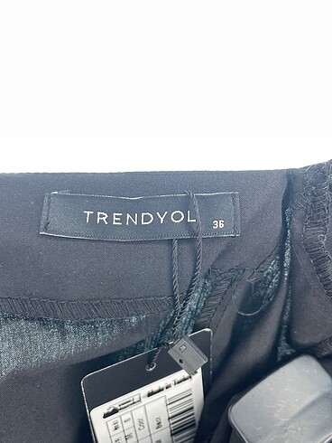 38 Beden siyah Renk Trendyol & Milla Bluz %70 İndirimli.