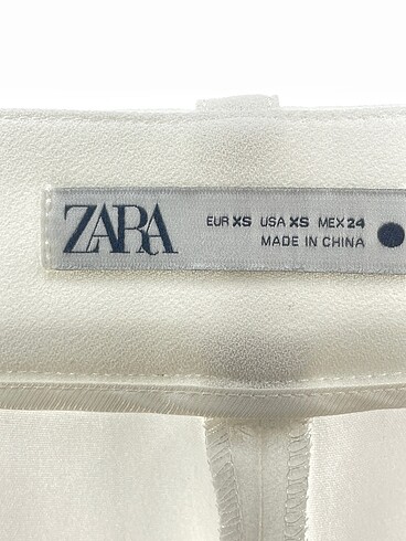 xs Beden beyaz Renk Zara Mini Şort %70 İndirimli.