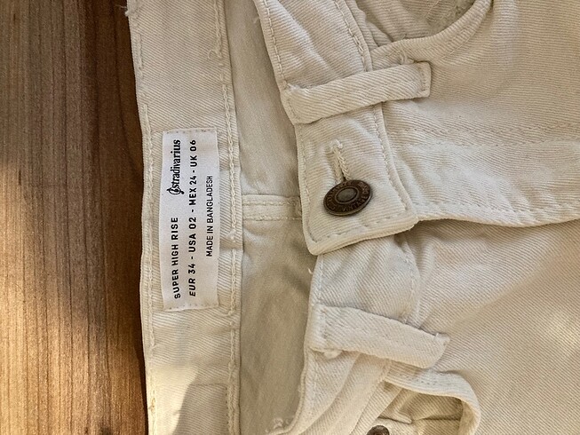 Stradivarius krem sort
