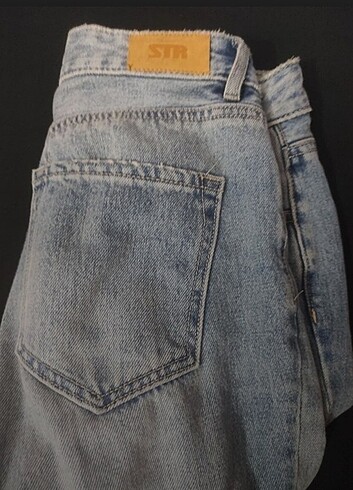 32 Beden Stradivarius jean