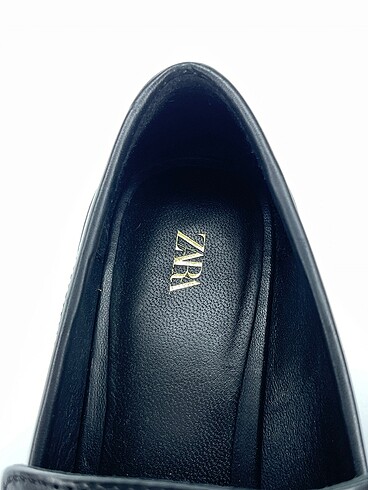 37 Beden siyah Renk Zara Klasik Ayakkabı %70 İndirimli.