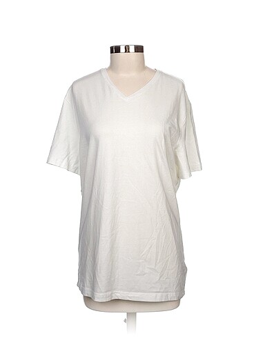 H&M T-shirt %70 İndirimli.