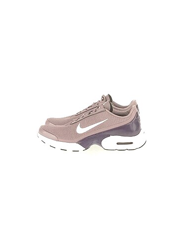 Nike Spor Ayakkabı %70 İndirimli.