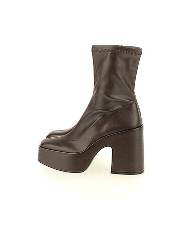 Zara Bot %70 İndirimli.
