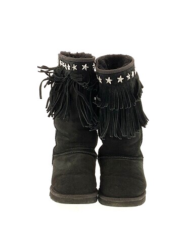 38 Beden Ugg Çizme %70 İndirimli.