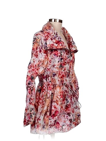 Bershka Bershka Yağmurluk %70 İndirimli.