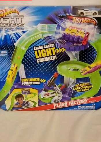 Hot Wheels Light Speeders Flash factory
