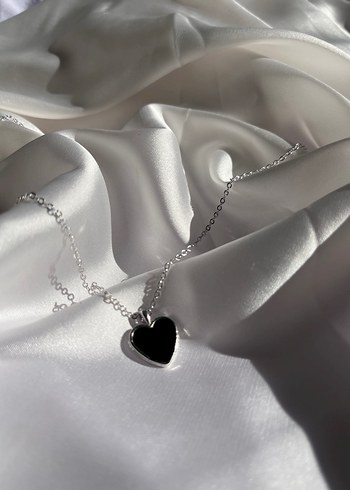 Accessorize Zincir Detaylı Siyah Kalp Midi Kolye