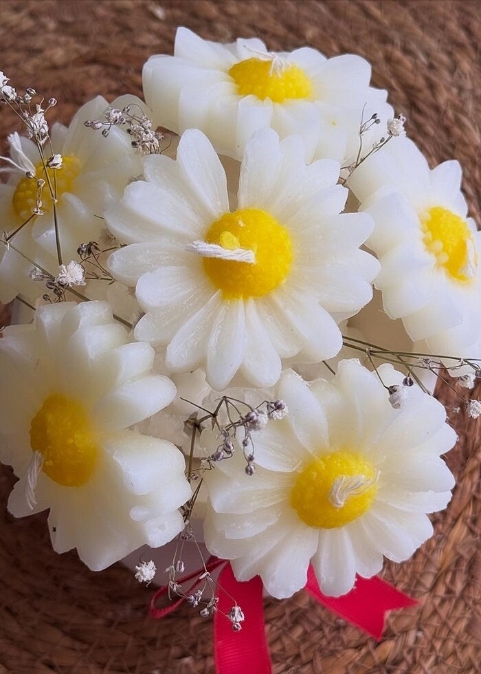 Anneler Günü?ne özel papatya mum buketi - Görsel 3